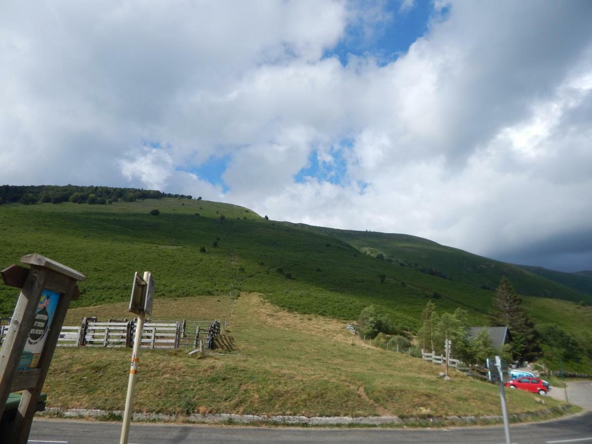 Les Chalets De Montorgueil Saurat Exterior photo
